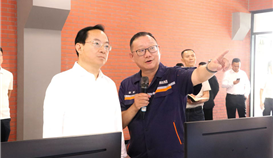 四川省總工會(huì)黨組成員、經(jīng)審委主任張開鋒一行到四川德勝調(diào)研指導(dǎo)安全生產(chǎn)工作